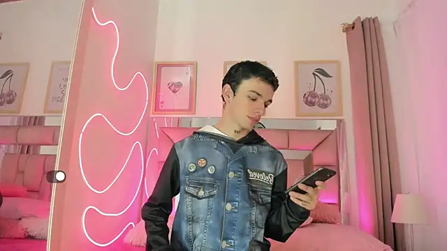 SexyJuliii21 online show from October 6, 2025, 10:21 pm