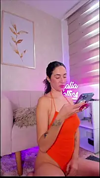 thaliacollins online show from October 27, 2025, 3:46 pm