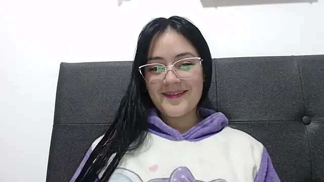 Snapshot of Alisha_99 chatting on October 13, 2025, 12:01 am Alisha 99 online show from October 13, 2025, 12:01 am