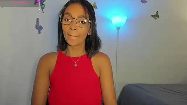 Mila-yang online show from December 21, 2025, 3:19 am