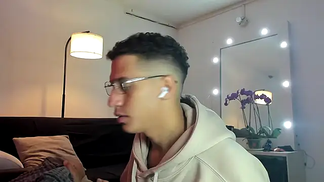 Snapshot of matt_benji chatting on October 31, 2025, 2:46 pm matt benji online show from October 31, 2025, 2:46 pm