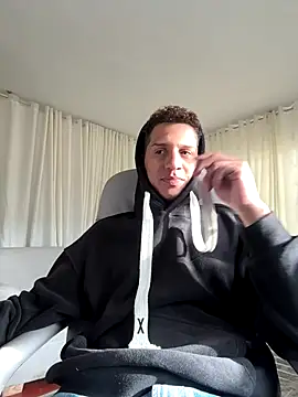 Snapshot of matt_benji chatting on October 6, 2025, 9:48 pm matt benji online show from October 6, 2025, 9:48 pm