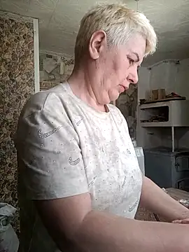 NicoleOlla online show from February 11, 2026, 3:06 am