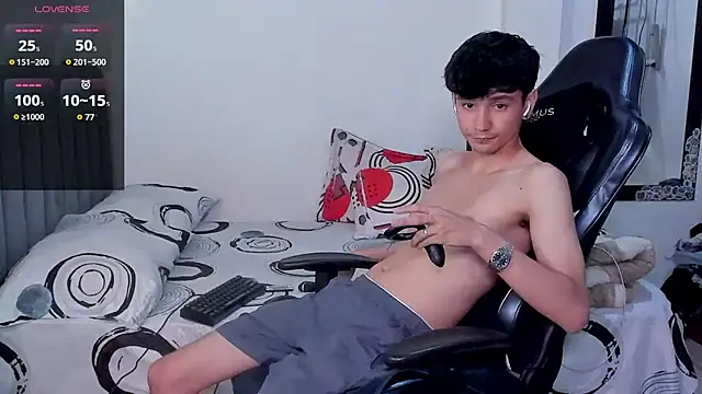 cute diego  online show from October 5, 2025, 10:55 pm