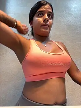 EmelyRogers online show from October 6, 2025, 5:24 pm