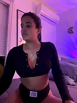 EmelyRogers online show from October 21, 2025, 6:29 pm