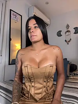 EmelyRogers online show from September 17, 2025, 6:32 pm
