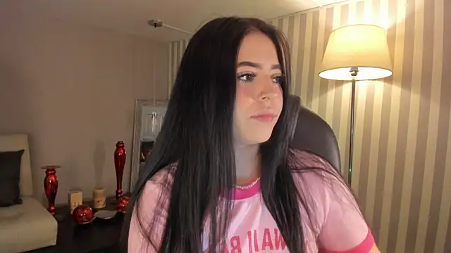 Snapshot of Maaiitee chatting on September 28, 2025, 3:19 pm Maaiitee online show from September 28, 2025, 3:19 pm