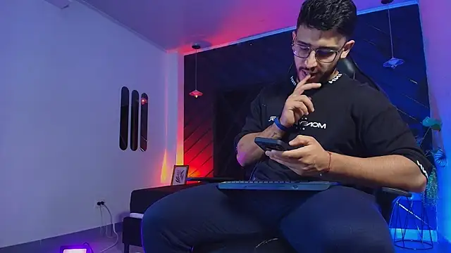 Liam Kleiin online show from April 8, 2026, 11:33 am