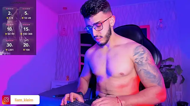 Liam Kleiin online show from December 1, 2025, 11:33 am