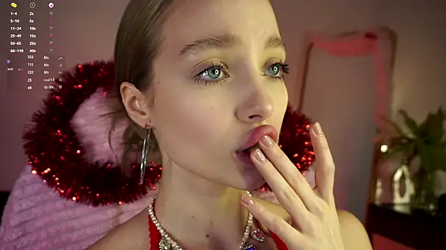  LISA BABYMETAL  online show from December 27, 2024, 12:56 pm