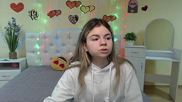 TinaRedly online show from March 3, 2025, 6:24 pm