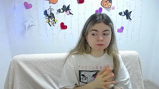TinaRedly online show from March 1, 2025, 1:32 am