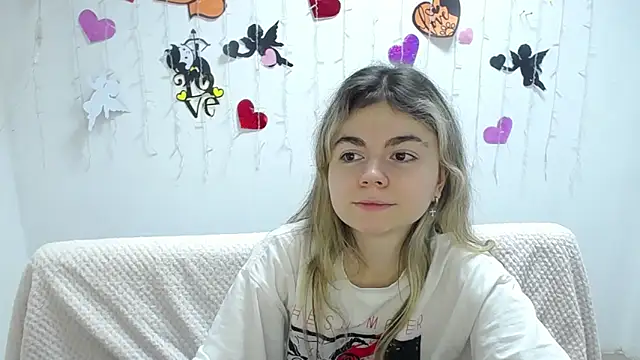 TinaRedly online show from March 1, 2025, 4:47 am