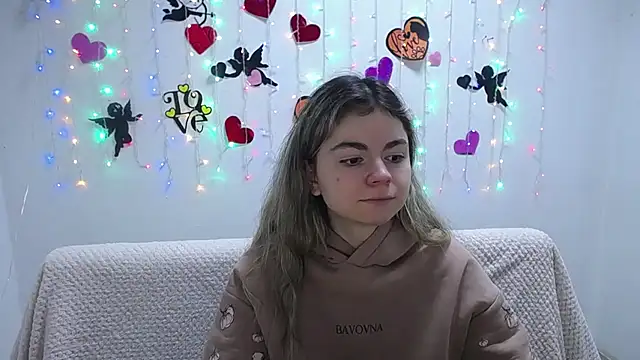 TinaRedly online show from February 17, 2025, 6:50 pm