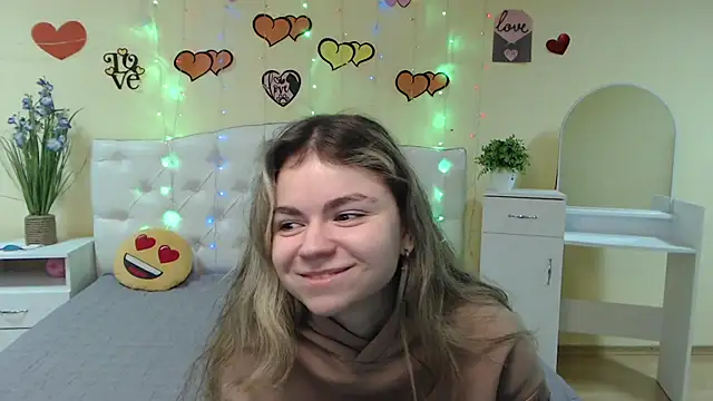 TinaRedly online show from February 16, 2025, 7:05 pm