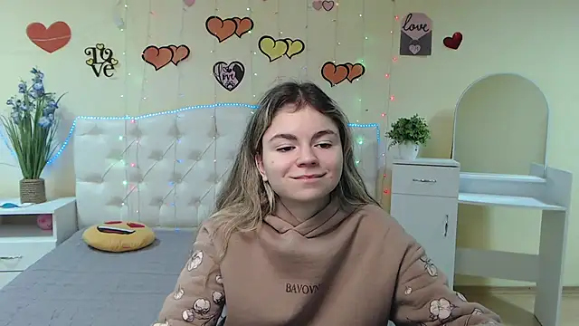 TinaRedly online show from February 17, 2025, 9:54 pm