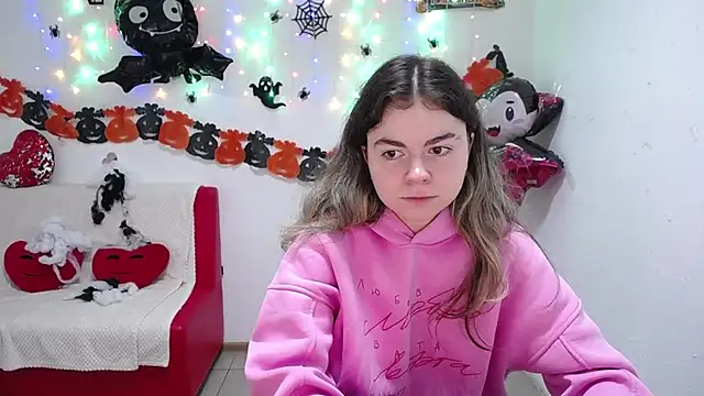 TinaRedly online show from October 27, 2025, 6:20 pm