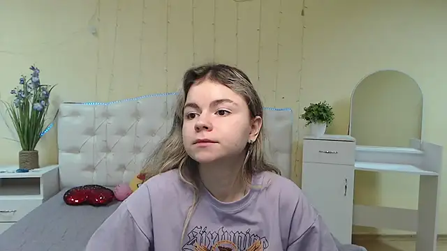 TinaRedly online show from February 5, 2025, 10:19 am