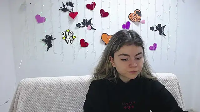 TinaRedly online show from February 21, 2025, 6:37 pm
