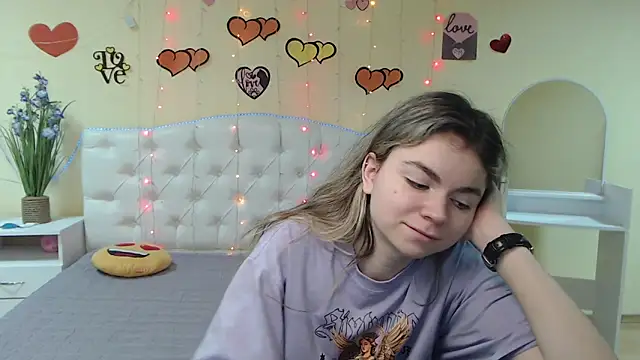 TinaRedly online show from February 18, 2025, 1:10 am