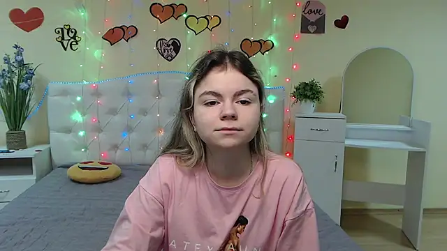 TinaRedly online show from March 8, 2025, 6:32 am