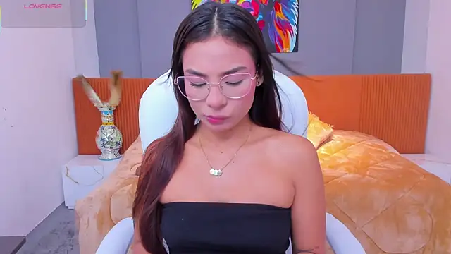 amira cute2 online show from February 25, 2025, 9:53 am