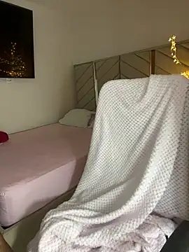 kellya  online show from April 3, 2026, 10:16 pm