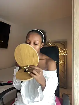 Snapshot of kellya_ chatting on September 21, 2025, 10:37 pm kellya online show from September 21, 2025, 10:37 pm