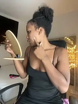 kellya  online show from November 9, 2025, 10:47 pm