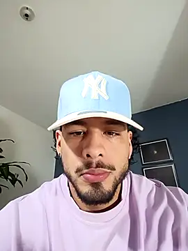 SilvaBranko online show from November 17, 2025, 1:31 am