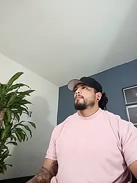 Snapshot of SilvaBranko chatting on September 23, 2025, 10:06 pm SilvaBranko online show from September 23, 2025, 10:06 pm