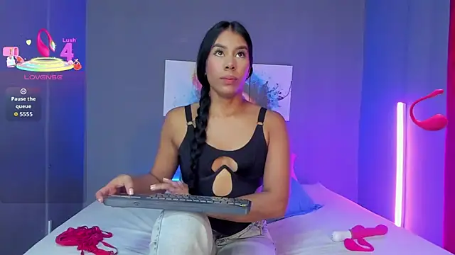 Snapshot of MadissonShakur chatting on October 1, 2025, 5:17 pm MadissonShakur online show from October 1, 2025, 5:17 pm