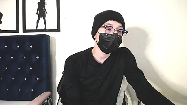  Thomas hot  online show from October 2, 2025, 4:38 am