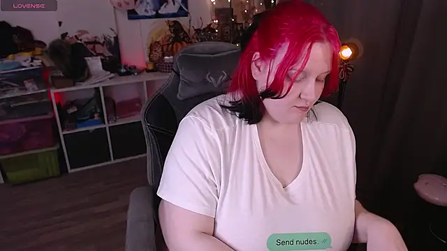 Snapshot of lissamuff chatting on February 26, 2025, 7:34 am lissamuff online show from February 26, 2025, 7:34 am