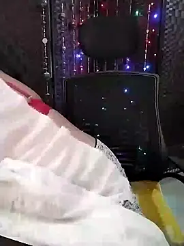 Snapshot of Hotty__Baby chatting on January 19, 2025, 6:10 pm Hotty Baby online show from January 19, 2025, 6:10 pm