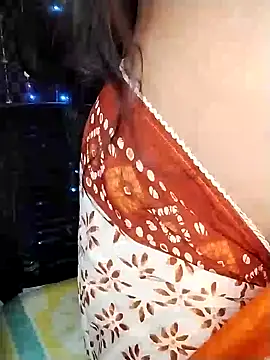 Snapshot of Hotty__Baby chatting on December 4, 2024, 6:11 pm Hotty Baby online show from December 4, 2024, 6:11 pm