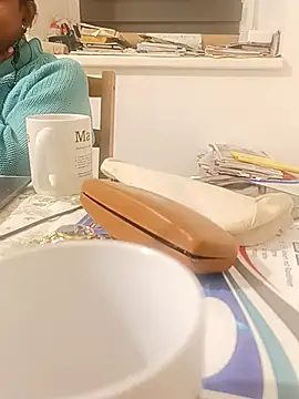 maleesa online show from October 15, 2025, 6:49 pm