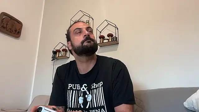 Snapshot of beardo85 chatting on November 13, 2025, 11:25 am beardo85 online show from November 13, 2025, 11:25 am