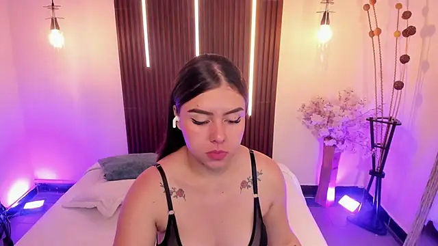 ArianaBaker online show from May 20, 2026, 2:25 pm
