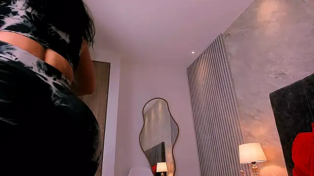 Snapshot of lola__sweetx chatting on February 18, 2025, 10:16 am lola sweetx online show from February 18, 2025, 10:16 am