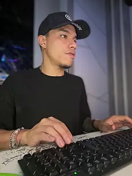 Osiiriis online show from February 28, 2025, 5:04 am