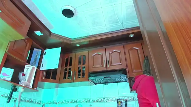 Snapshot of LaureenHills chatting on March 19, 2025, 3:30 am LaureenHills online show from March 19, 2025, 3:30 am