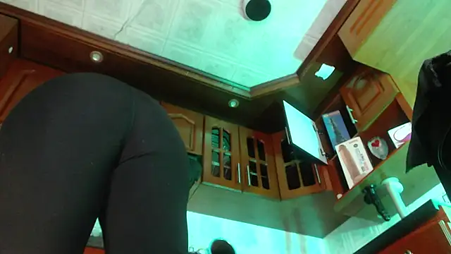 Snapshot of LaureenHills chatting on March 14, 2025, 3:26 am LaureenHills online show from March 14, 2025, 3:26 am