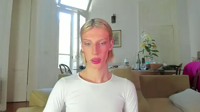 AliceSnowCatt online show from December 16, 2025, 3:05 pm