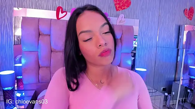 Snapshot of Chloe_evans__ chatting on September 24, 2025, 11:39 am Chloe evans   online show from September 24, 2025, 11:39 am