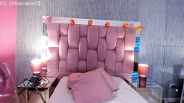 Snapshot of Chloe_evans__ chatting on October 25, 2025, 11:42 am Chloe evans   online show from October 25, 2025, 11:42 am