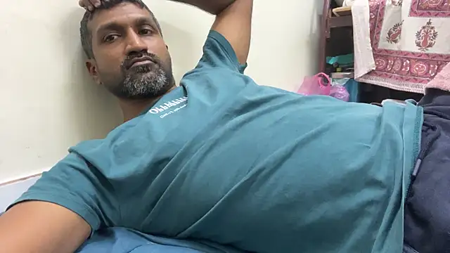 Snapshot of Mulla_indian1988 chatting on January 17, 2026, 7:39 pm Mulla indian1988 online show from January 17, 2026, 7:39 pm