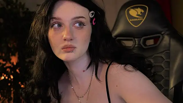 ELLIEJAY online show from October 5, 2025, 5:20 am