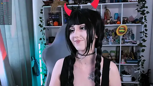 Snapshot of ohclementine chatting on October 23, 2025, 8:57 am ohclementine online show from October 23, 2025, 8:57 am